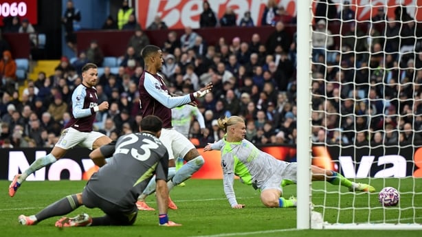 BIRMINGHAM, ENGLAND - OCTOBER 26: Erling Haaland of Manchester City scores his team's first goal which is later ruled out a off side during the Premier League match between Aston Villa and Manchester City at Villa Park on October 26, 2025 in Birmingham, England. (Photo by Shaun Botterill/Getty Image